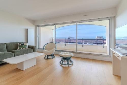 Sea-facing apartment for 4 people