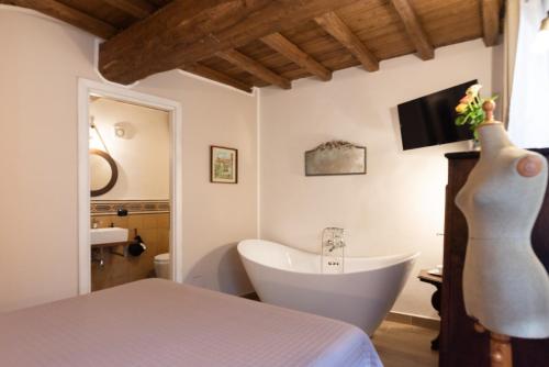 Koupelna v ubytování Dimora & Spa Il Cerchio di Lullo