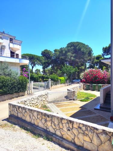 Karmela Apartment - Private parking