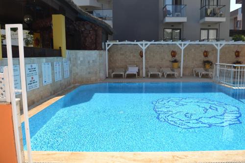 Φωτογραφία από το άλμπουμ του Safari Suit 6 στο Σιντέ