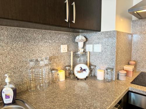Kuchyň nebo kuchyňský kout v ubytování Salalah Hawana Marina Apartment