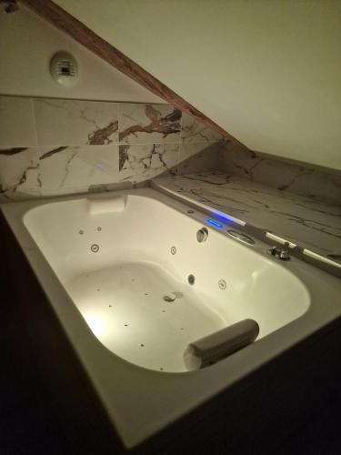 Bilik mandi di Le Loft