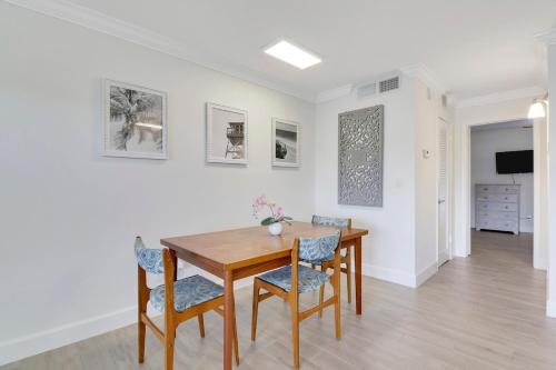 Μια τηλεόραση ή/και κέντρο ψυχαγωγίας στο Sailfish Suites 4- Waterfront Pet friendly