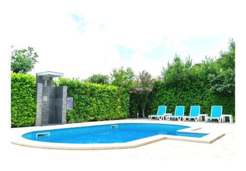 Pula Pool Retreat