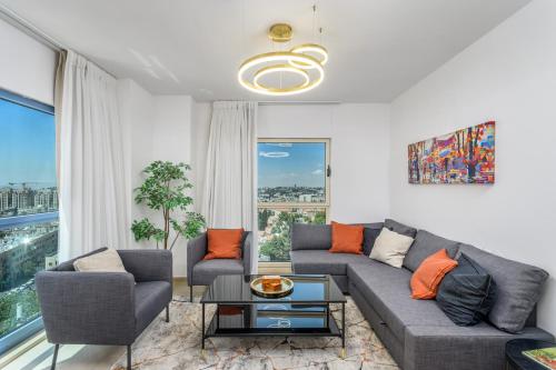 City Apartment with Stunning View