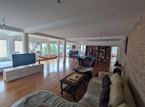 Fun and spacious apartment