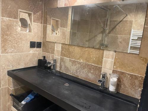 Photo de la galerie de l'établissement Superbe T2bis hypercentre avec grande terrasse, à Montpellier