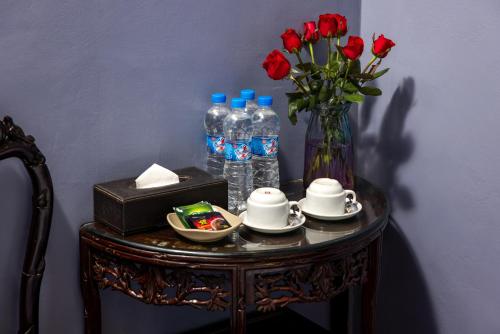 Utensilios para hacer té y café en Amanda Boutique Hotel & Travel