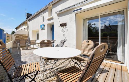 Stunning Home In Pirou With Kitchen