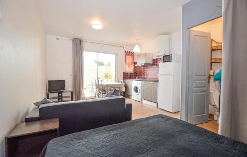 Η κουζίνα ή μικρή κουζίνα στο Amazing Home In Aleria With Wifi