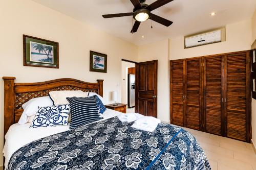 Voodi või voodid majutusasutuse Punta Plata 523- Ocean View Condo toas