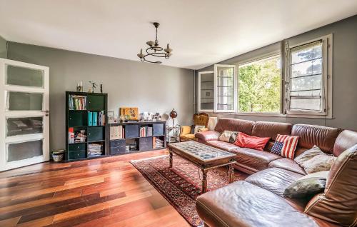 Photo de la galerie de l'établissement Cozy Apartment In Le Plessis-Trévise, à Le Plessis-Trévise