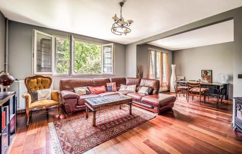 Photo de la galerie de l'établissement Cozy Apartment In Le Plessis-Trévise, à Le Plessis-Trévise