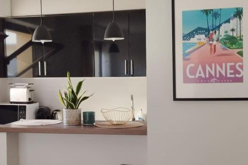 Η κουζίνα ή μικρή κουζίνα στο Un été à Cannes, Studio cosy à 10' de la Croisette