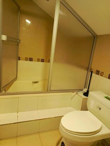 Cómodo departamento tesisinde bir banyo
