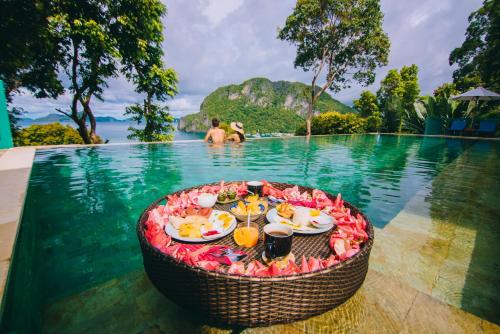 Jídlo v rezortu nebo okolí