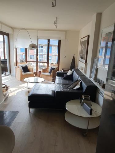 Luminoso y moderno dúplex familiar