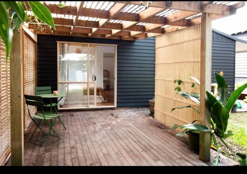Μπαλκόνι ή βεράντα στο Cute one bedroom near Waterview