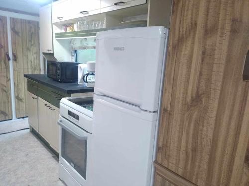Η κουζίνα ή μικρή κουζίνα στο mobil-home