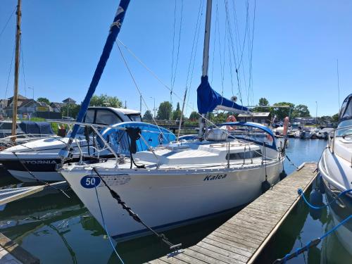 Jacht w Marinie Jastarnia