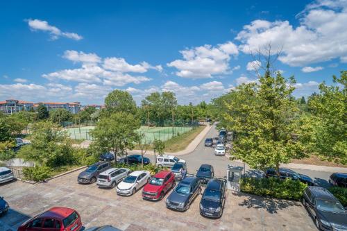 Fotografie z fotogalerie ubytování СПА Апартаменти за ГОСТИ Затворен комплекс ЕМЕРАЛД v destinaci Ravda