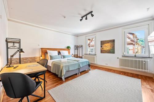 Postel nebo postele na pokoji v ubytování Sali Homes - Schwäbisch Hall Altstadt #70