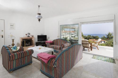 Seaview Villa in Pefkochori