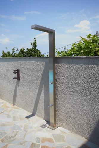 Gambar di galeri bagi Poolside at Vrontados di Vrontádos