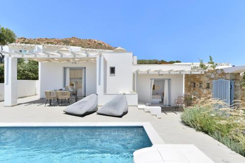Bazén v ubytování Mythology Villas & Suites nebo v jeho okolí