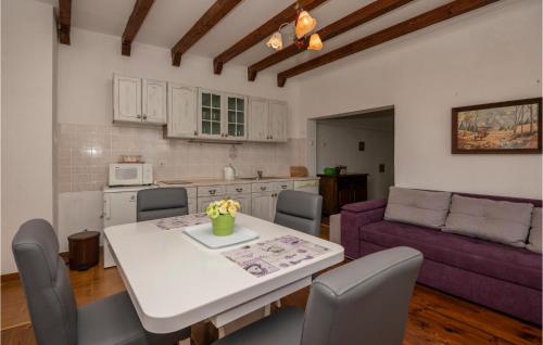 2 Bedroom Gorgeous Home In Baska Voda