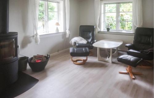 Posezení v ubytování Pet Friendly Home In Bedsted Thy