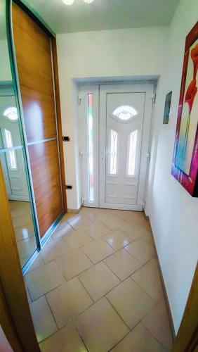 Gallery image of Apartment Wine & Olive oil Mofardin in Koper