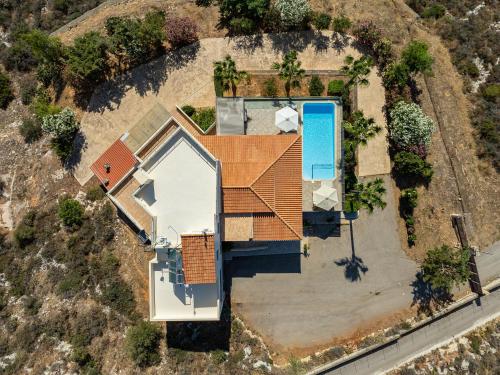 Karmilos Hill Villa