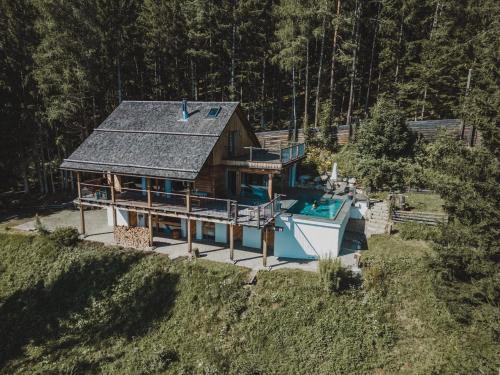 Budova, v ktorej sa horská chata nachádza