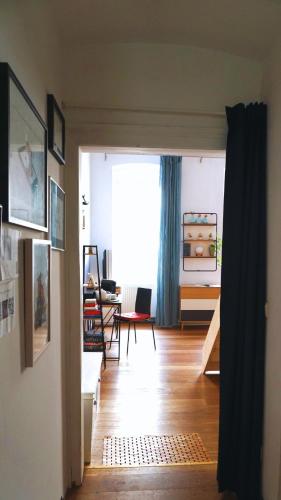 Apartment mit Balkon