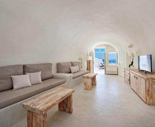 Zdjęcie z galerii obiektu The Ivory Suite in Santorini w mieście Oia