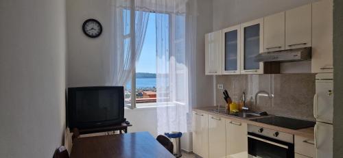 Nhà bếp/bếp nhỏ tại Studio apartman Port