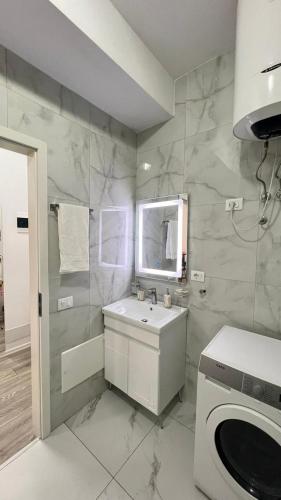 Ένα μπάνιο στο AK apartments