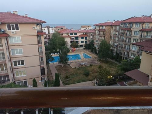 La pileta dentro o cerca de Krasi Hotel