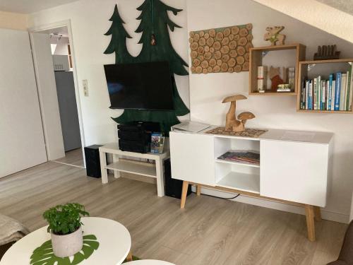 Billede fra billedgalleriet på Ferienwohnung Waldhöhe -sonniger Balkon-Boxspringbett-Ladestation E-Auto i Bad Harzburg