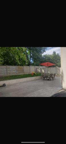 Photo de la galerie de l'établissement Superbe maison au porte de paris, à Bagneux