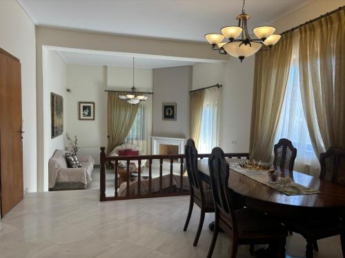 Maria's Apartment Next to Alimos Metro Station