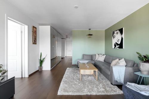 Photo de la galerie de l'établissement Best location & large apartment in Södermalm Stockholm, à Stockholm