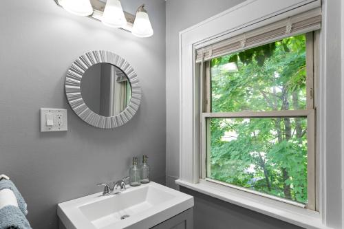 Koupelna v ubytování Centrally Located Stamford Gem