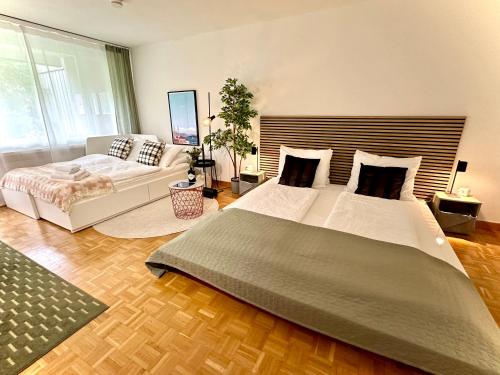 Alpine City Studio with AC, garden terrace and much privacy