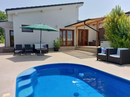 Village Romantic Apartments by Český Krumlov - adults only