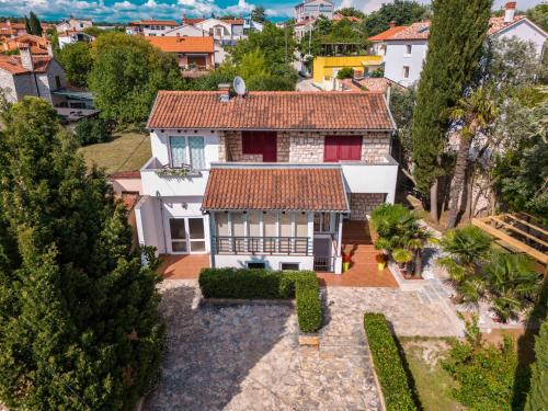 Το κτήριο όπου στεγάζεται  η βίλα