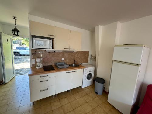 Photo de la galerie de l'établissement Studio terrasse vue mer, au Lavandou