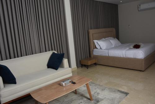 Letto o letti in una camera di حلول سكني للشقق المخدومه