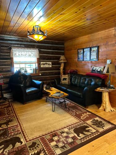 Imagen de la galería de Little Bears CABIN in the ADIRONDACKS, en Stony Creek